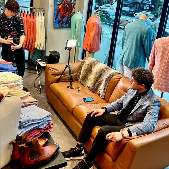 Meet your Posher, Christopher - Picture 3 of 7